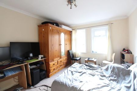 4 bedroom terraced house to rent - Photo 5