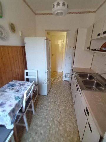Kiadó átlagos állapotú lakás - Tatabánya - Fotó 5