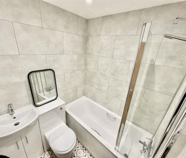 2 bedroom property to rent - Photo 3