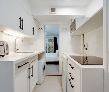 1 Bedroom Apartment To Let - Photo 5