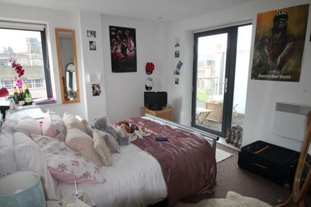 2 bedroom ground floor flat to rent - Photo 4