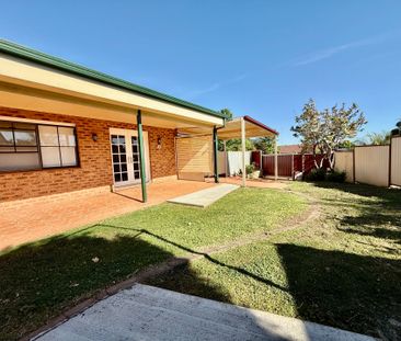 Modern 3 bedroom home with brand new kitchen! - Photo 2