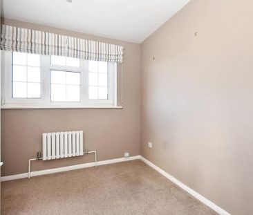 3 bedroom detached house to rent - Photo 4