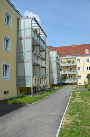 Schöne 3-Raum-Wohnung im 2. Stock mit Loggia in begehrter Lage in Urfahr **kein Lift** ** 1 Monat mietzinsfrei** - Foto 2