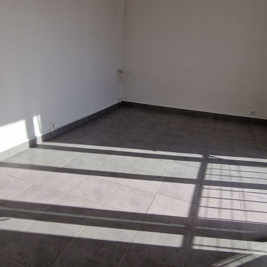 Marignane type 3 à louer boulevard de la Libération, - Photo 1