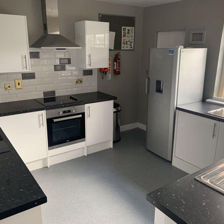 8 bedroom house share to rent - Photo 3