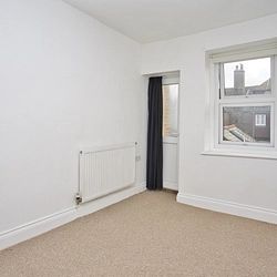 98 High Street, Deal, CT14 6EE, Kent - Photo 2