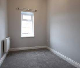 1 bedroom property to rent in Worcester - Photo 4