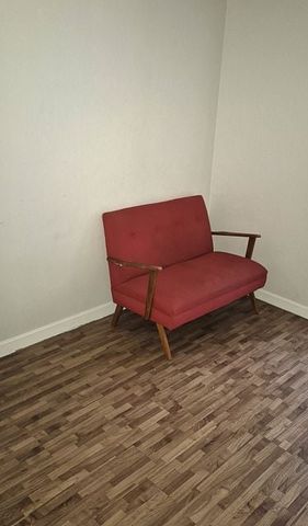 Modern Central 1BR with Balcony - Photo 3
