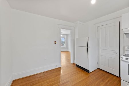 For Lease - 36 Arnold Crescent Unit# Upper, Richmond Hill, Ontario - Photo 4