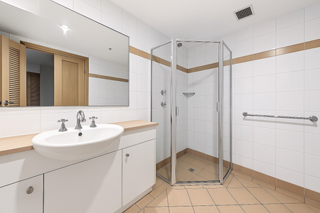 Ultra Convenient Studio Apartment - Photo 2