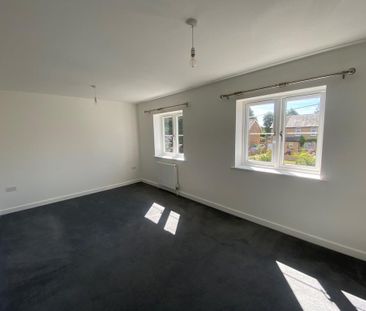 2 bedroom end of terrace house to rent - Photo 3