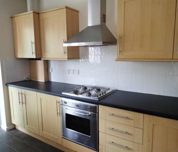 2 bedroom semi-detached bungalow to rent - Photo 5