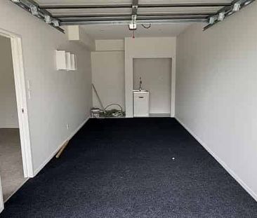 Modern 3BR Townhouse in Oteha, Rangitoto zone - Photo 4