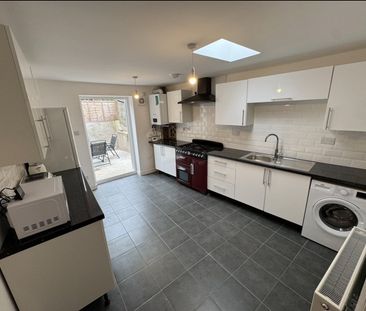 Room in a Shared House, Bristol, BS2 - Photo 4