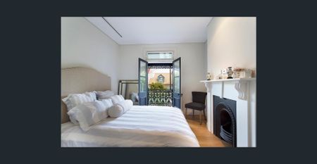 Renovated terrace in a fashionable village setting - Photo 5