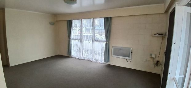 Ideal family home in central Avondale - Photo 1