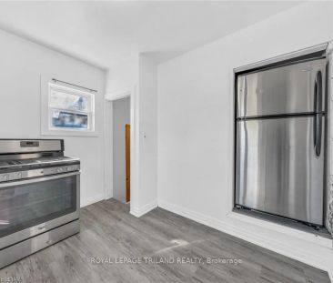 Detached Home For Lease | X8283028 - Photo 4