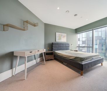 Available from Now - 3 Bed Apartment, Furnished - Photo 6