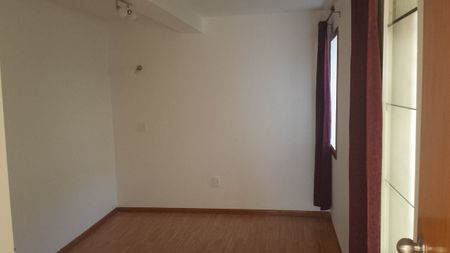 1 Bedroom + Study Unit Close to Glenfield Mall - Photo 2