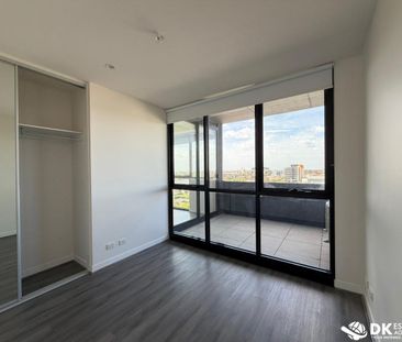 CONVENIENT LIVING IN THE HEART OF SUNSHINE - Photo 1