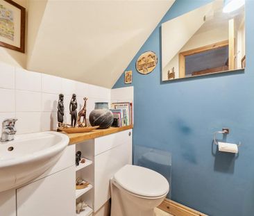 4 bedroom link detached house to rent - Photo 4