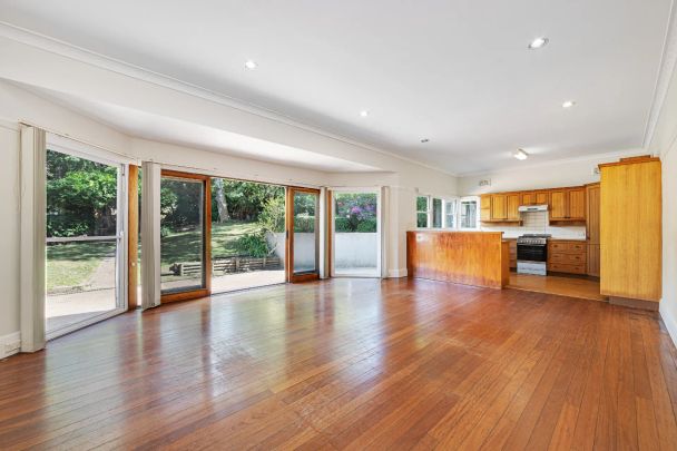 Character-Filled Family in Prime Lindfield Location - Photo 1
