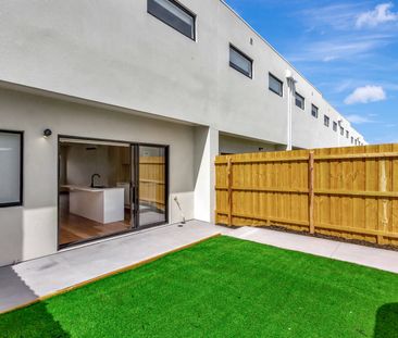 4 Angelina Terrace, Truganina VIC 3029 - Townhouse For Rent | Domain - Photo 4