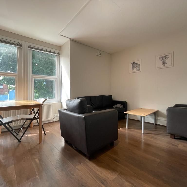 6 bedroom terraced house to rent - Photo 1