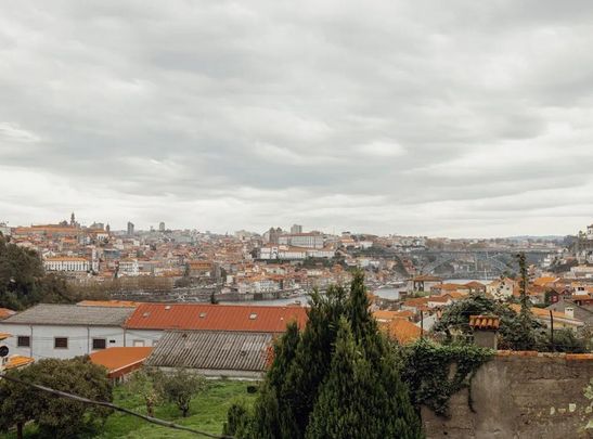 Rua da Ramada Alta, Vila Nova de Gaia, Porto 4400-263 - Photo 1