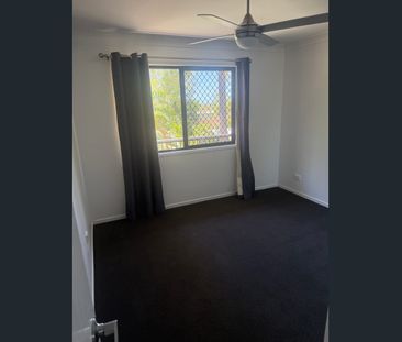 FOR RENT Easy‑Care 4 Bedroom Home with Elevated Views - Photo 2