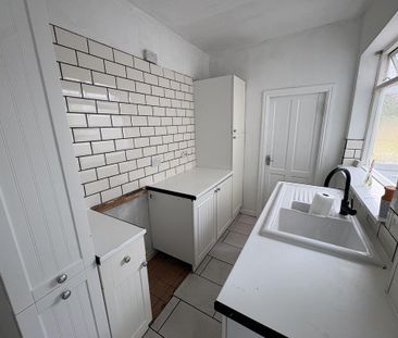 3 bedroom end of terrace house to rent - Photo 6