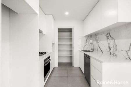 Immaculate Two Bedroom Unit! - Photo 4