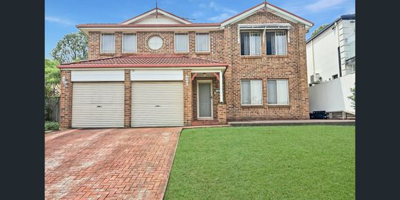 Spacious Family Living in Prime Glenwood Location - Photo 3