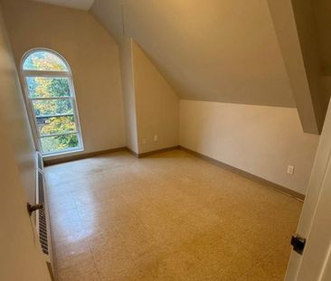 For Lease - 25 Winniett Street Unit# 204, Woodstock, Ontario - Photo 4