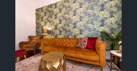 Charming 1-Bedroom Apartment in Heritage-Listed Building - Photo 4