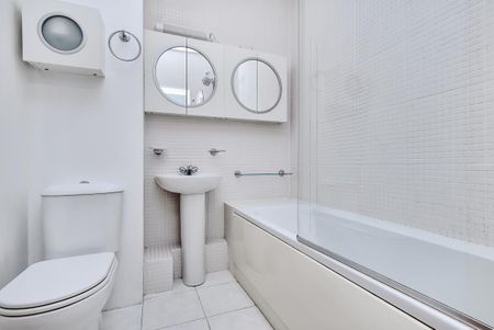 Holden Road, North Finchley N12 - Photo 5