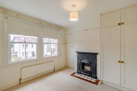 3 bedroom semi-detached house to rent - Photo 3