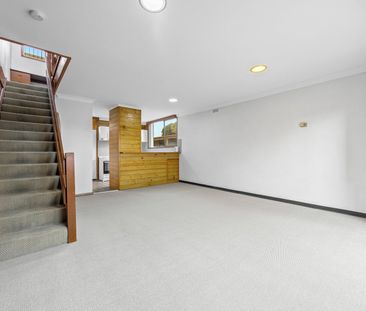 TWO BEDROOM TOWNHOUSE IN GREAT LOCATION - Photo 3