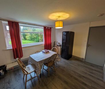 3 bedroom private hall to rent - Photo 3