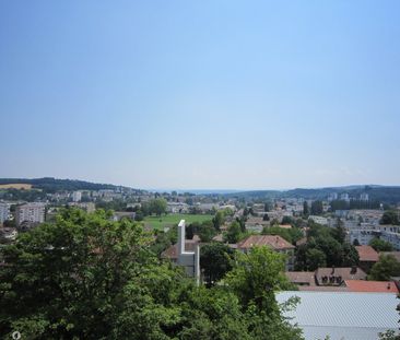 Charmante 3.5-Zimmer-Dachwohnung mit Panoramablick in Biel - Photo 5