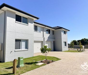 Huge Main Bedroom and Walk in Robe! - Photo 5