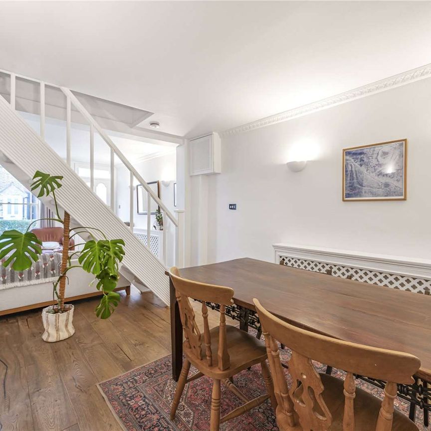 A delightful two bedroom Victorian house. - Photo 1