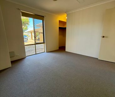32B Abernethy Grove, Seville Grove WA 6112 - House For Rent | Domain - Photo 5