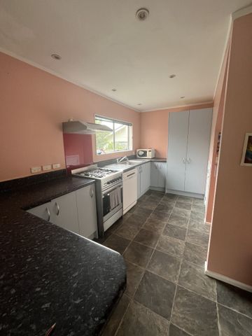 87 Cunliffe Street, Churton Park - Photo 2