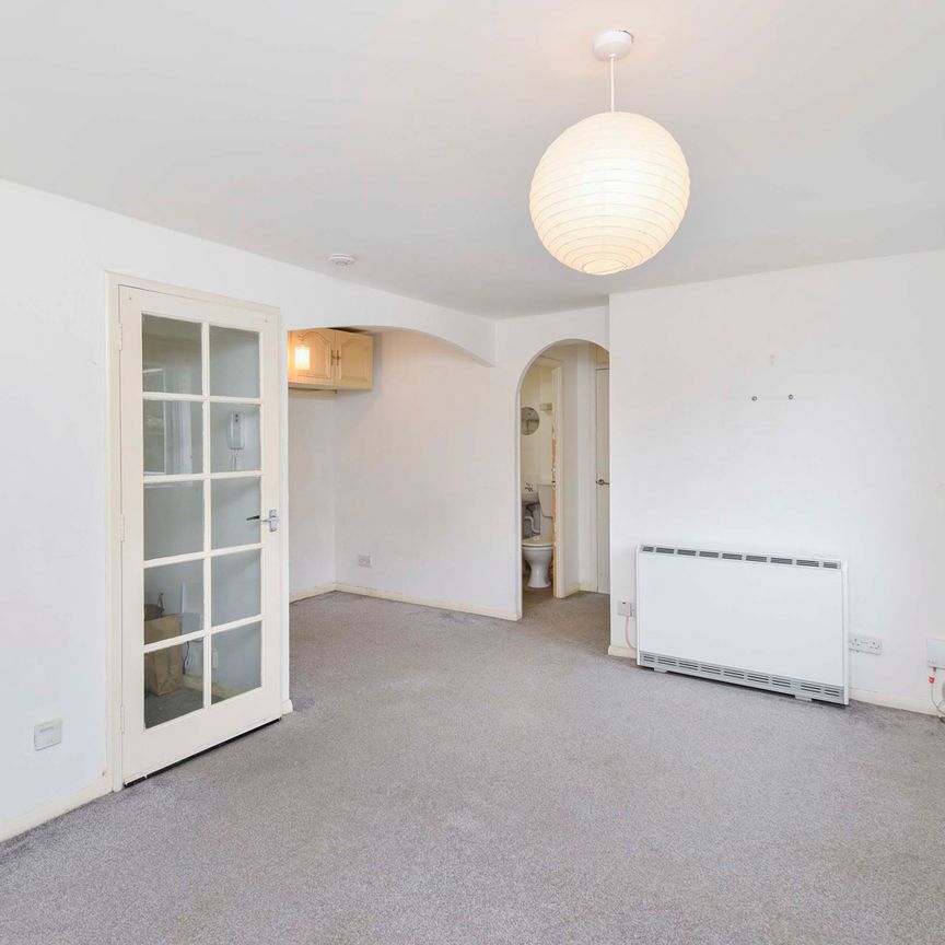 apartment to rent Armoury Road, London, SE8 - Photo 1