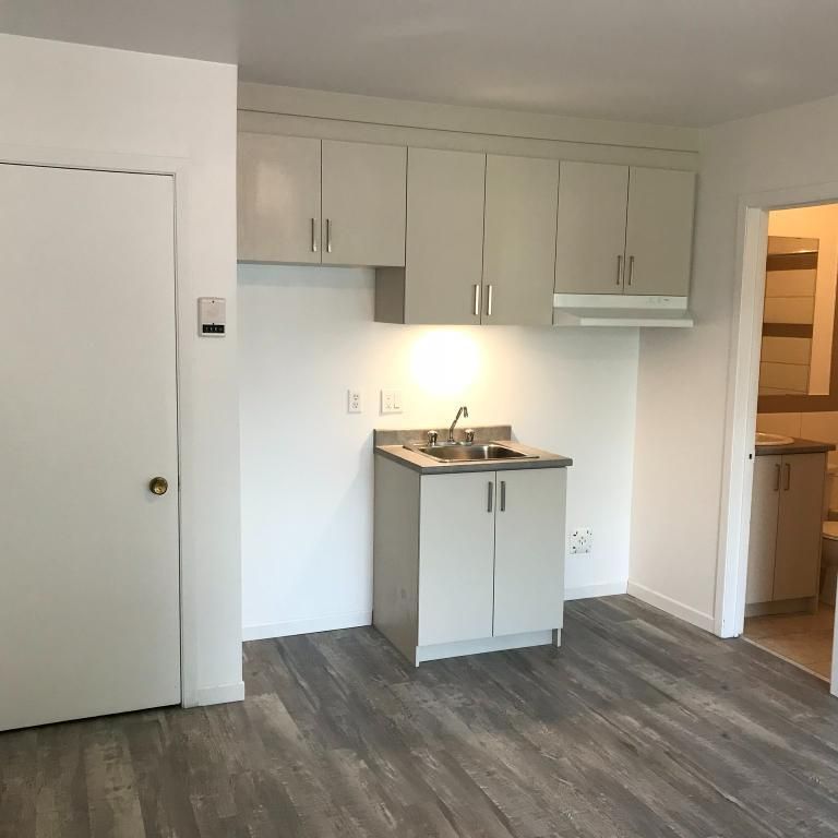 JUIN, 2 1/2, SECTEUR DE CHOIX - Photo 1