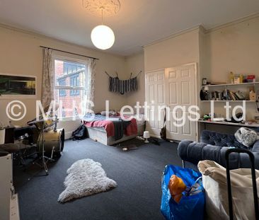 5 Bedroom Mid Terraced House for rent in Victoria Road - Photo 3