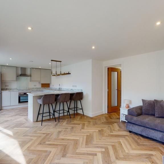 3 bedroom flat to rent - Photo 1