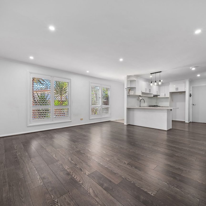 Contemporary and Convenient Living&excl; - Photo 1